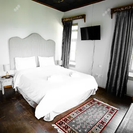 Hotel Shamrock Elati Retreats Esterno foto